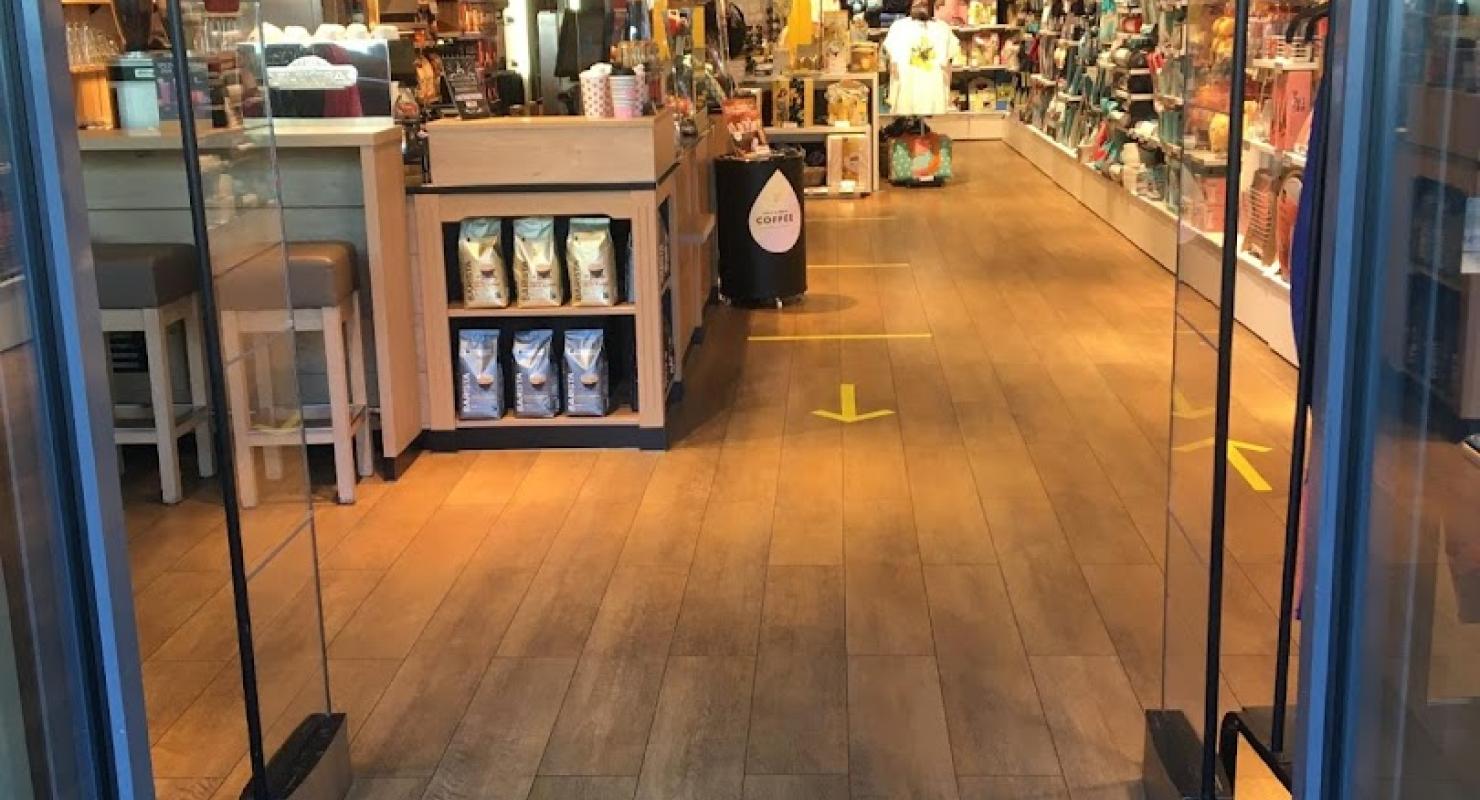Tchibo Filiale und Kaffeebar - Second-Hand-Kleidung in Zürich