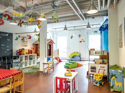 Familienzentrum Regensbergstrasse des Vereins ELCH für Eltere & Chind - Second-Hand-Kleidung in Zürich
