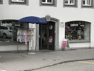 LOGISCH lifestyle GmbH - Second-Hand-Kleidung in Aargau