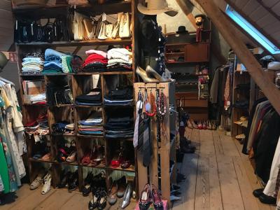 britty-fifty's butik -die grösste Auswahl an True Vintage- & Secondhand Kleider aus der Zeit- - Second-Hand-Kleidung in Aargau