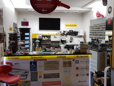 Mauri's Schuh- & Schlüsselservice - Second-Hand-Kleidung in Basel-Land