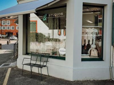 Wurzelhüsli Holzspielwaren Kinder Conceptstore Arlesheim - Vêtements de seconde main à Bâle-Campagne