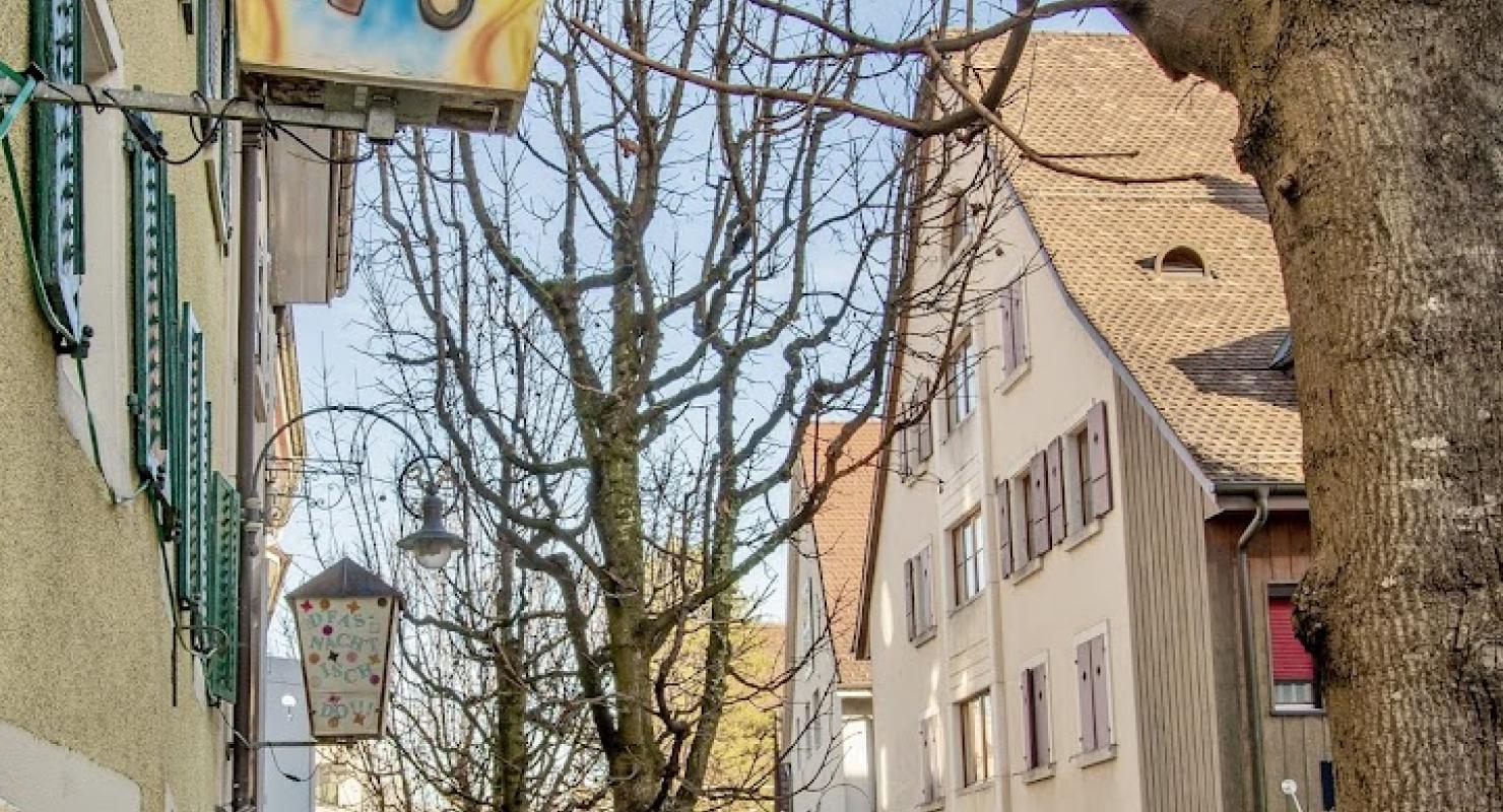 A. Flum GmbH Orthopädie-Technik - Second-Hand-Kleidung in Basel-Land
