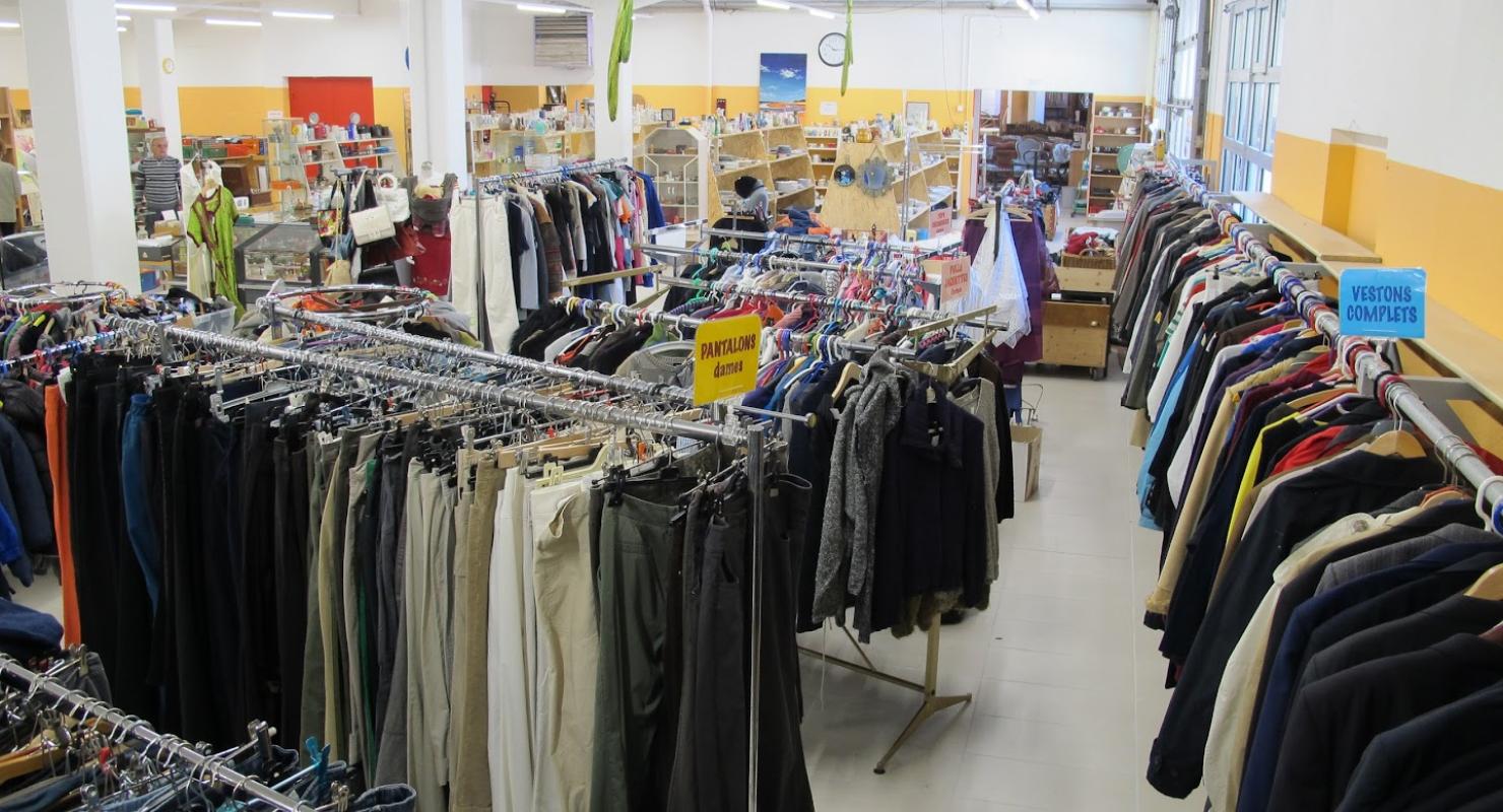 Communauté d'Emmaüs Fribourg - Second-Hand-Kleidung in Freiburg