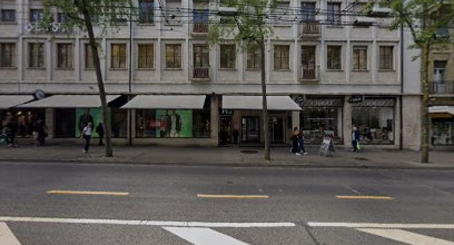 Multi Service Kechouane - Second-Hand-Kleidung in Freiburg