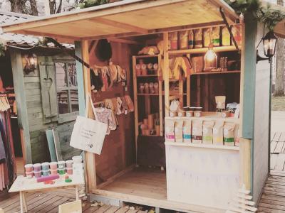 Dédé & Charlotte Concept Store design eco-friendly - Second-Hand-Kleidung in Freiburg