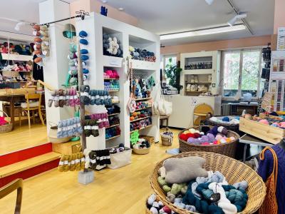 Zum roten Faden - Second-Hand-Kleidung in Basel-Stadt