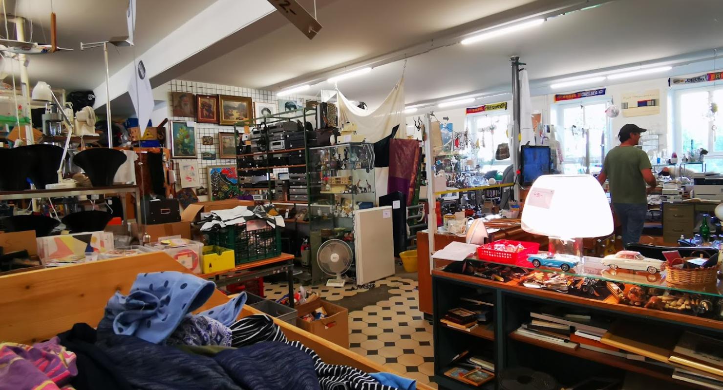 Glubos Brockenbude Verein Kreislauf - Second-Hand-Kleidung in Basel-Stadt